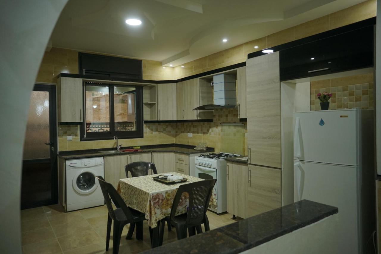 Amro Petra Apartment Wadi Musa Exterior foto